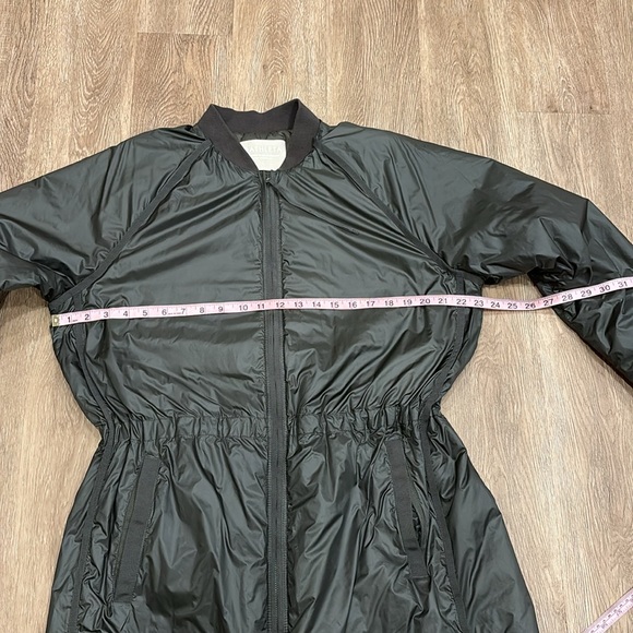 Athleta summit Primaloft Shell jacket. Size L. - Picture 7 of 10